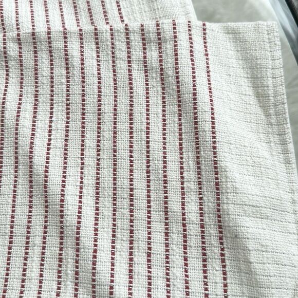 City Chic Christmas Table Runner Cream Red Stripe Silver Sparkle Thread 16 x 90 - Picture 2 of 4